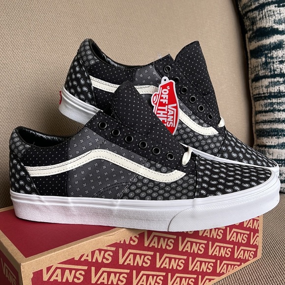 Vans WMNS Old Skool Tie Print Patch Work Black / True White Sneakers - Picture 6 of 16